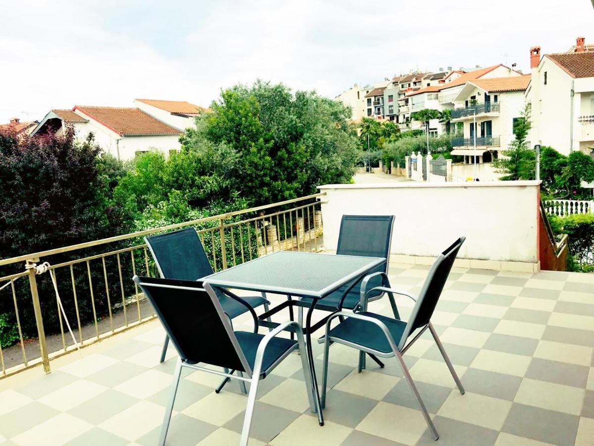 Olive Tree Apartments 罗维尼 外观 照片
