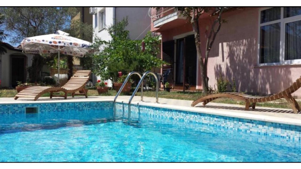 Olive Tree Apartments 罗维尼 外观 照片
