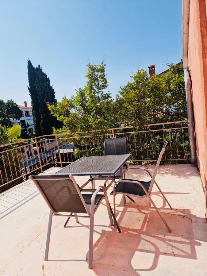 Olive Tree Apartments 罗维尼 外观 照片