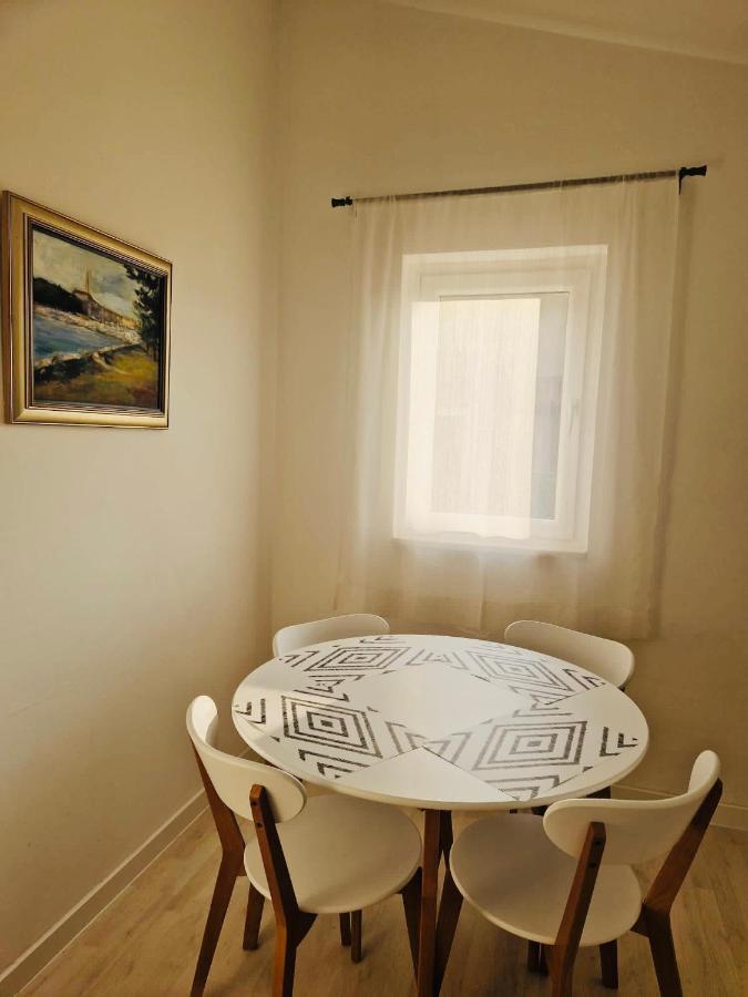 Olive Tree Apartments 罗维尼 外观 照片