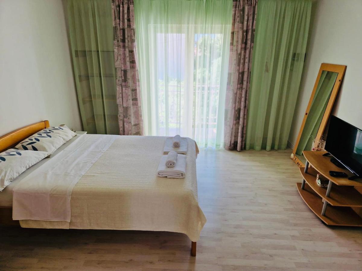 Olive Tree Apartments 罗维尼 外观 照片
